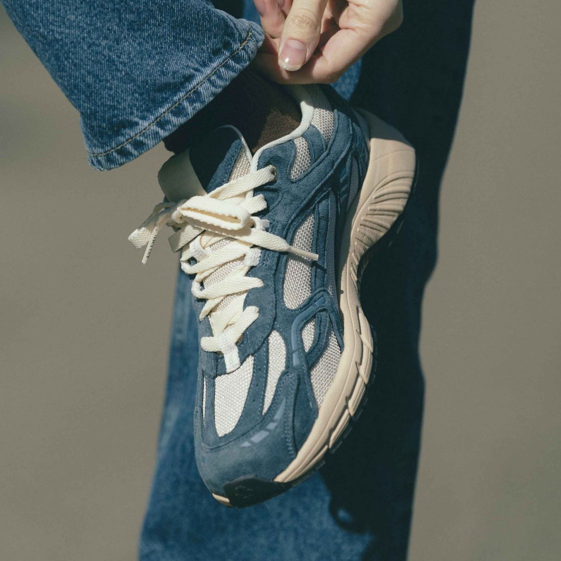 The Mercer Brand Re-Run 2.0 Sneaker Blau – Bild 2